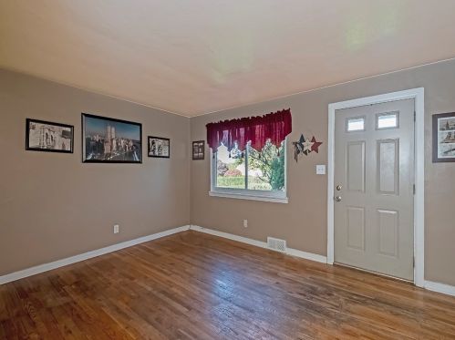 312 Auburn St, Pittsburgh, PA 15235-2301