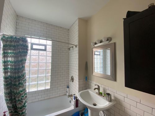 2713 Fratney St, Milwaukee WI  53212-2607 exterior