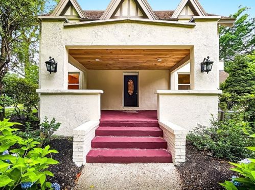 74 Forest Glen Rd, Springfield MA  01106-1115 exterior