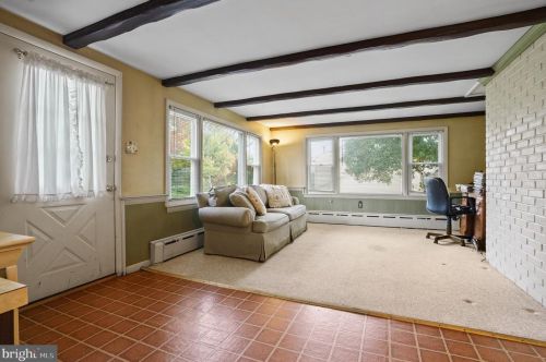 2071 Sunnyside Ave, Pottstown PA 19464-3026 exterior