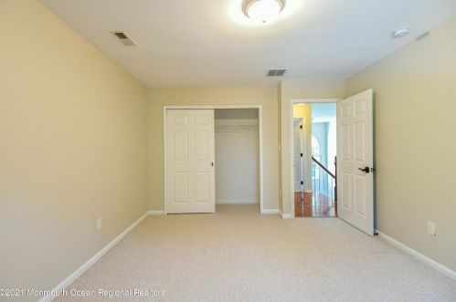 5 Markus Ct, Jackson Twp NJ  08527-2886 exterior