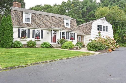 5 Maple Valley Rd, Coventry, RI 02816-5076