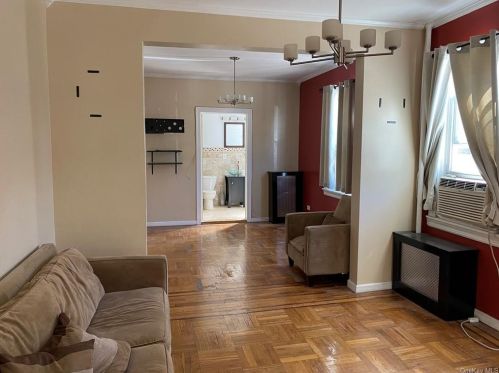 2401 Buck St, Bronx NY 10461-2901 exterior