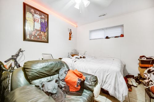 7952 Greenwood Ave, Chicago IL 60619-7096 exterior