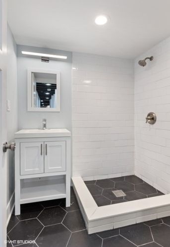 5446 Ludlam Ave, Chicago IL  60630-1414 exterior