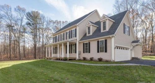 2 Black Pine Rdg, Ridgefield, CT 06877-1400