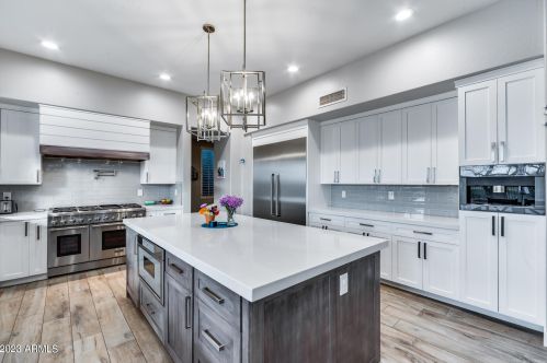 22034 55th St, Phoenix AZ  85054-7150 exterior