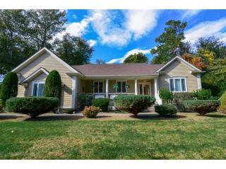 49 Viking Dr, Bristol RI  02809-4820 exterior