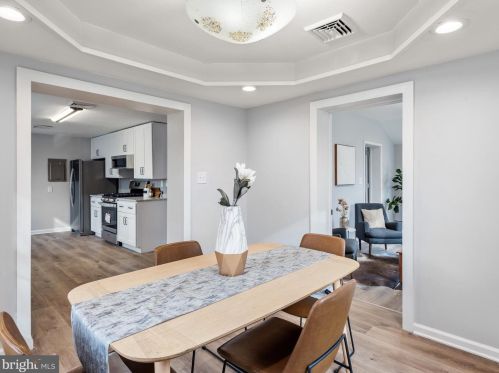 1 Scarlet Ave, Chester PA 19014-2122 exterior