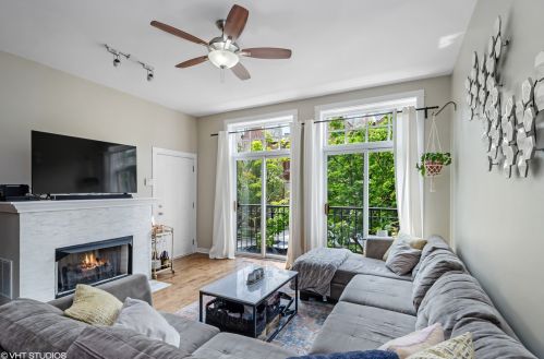 2036 Warner Ave, Chicago, IL 60618-3273