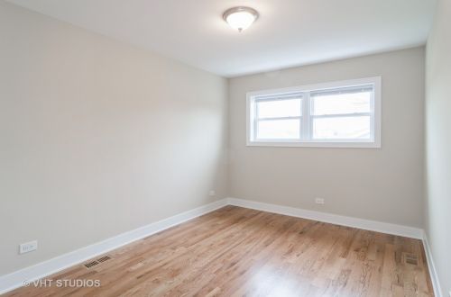 5904 59th St, Chicago IL 60629-3620 exterior