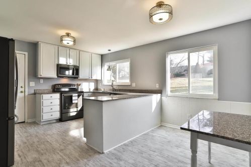 1108 Fernview Dr, Saint Louis MO 63141-6141 exterior