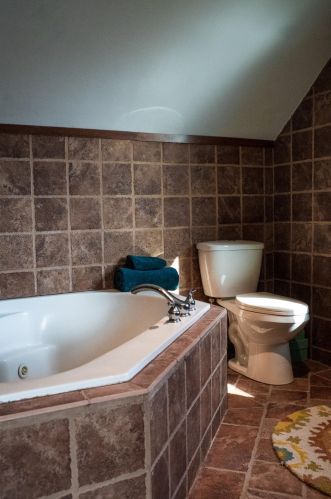 4206 Lk Frst Dr, Kalamazoo MI 49008-3309 exterior