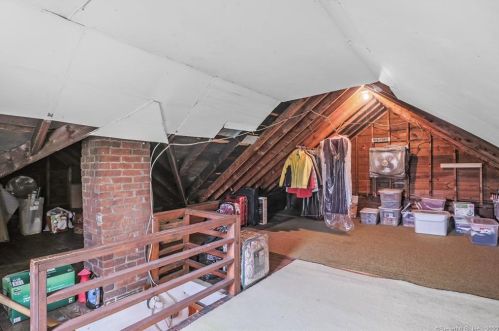 22 Amundsen St, Norwalk CT 06855-2237 exterior