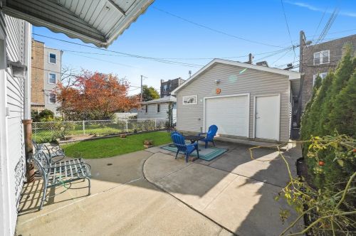 2321 Walton St, Chicago IL 60622-4817 exterior