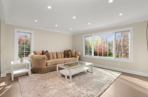 42 Kings Hwy, Westport CT  06880-4710 exterior