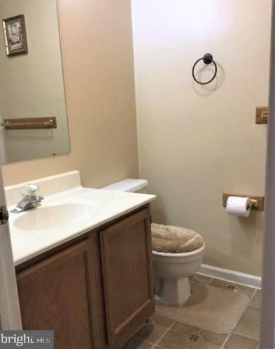 511 Ashton Ln, New Castle DE  19720-3960 exterior