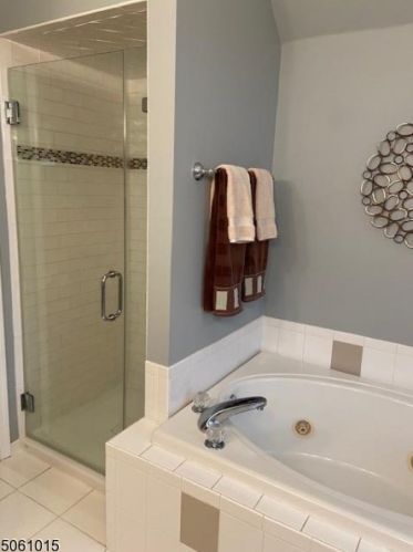 32 Haver Farm Rd, Clinton NJ 08809-2602 exterior