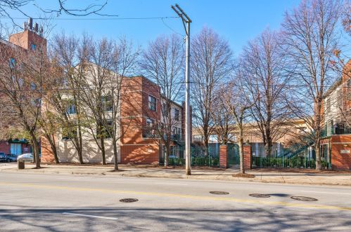 1812 Clark St, Chicago IL  60616-1656 exterior