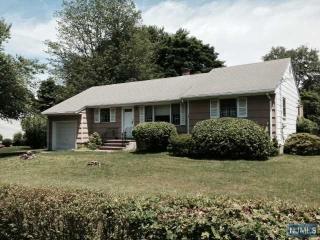17 Camron Ct, Montvale, NJ 07645-2403