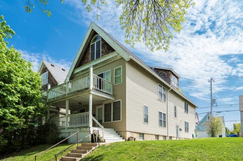 2630 Bartlett Ave, Milwaukee, WI 53211-3501