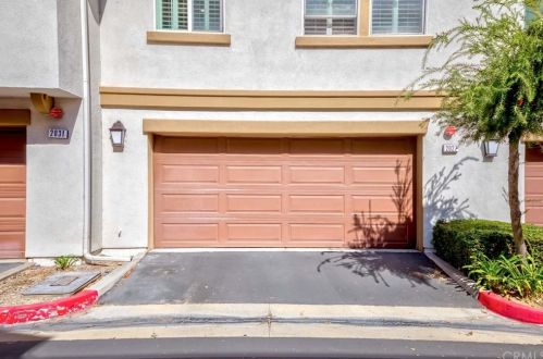 2027 Arnold Way, Fullerton CA 92833-5748 exterior