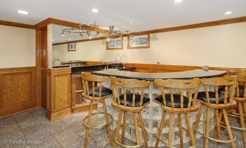 837 Linden Ave, Elmhurst IL 60126-4538 exterior