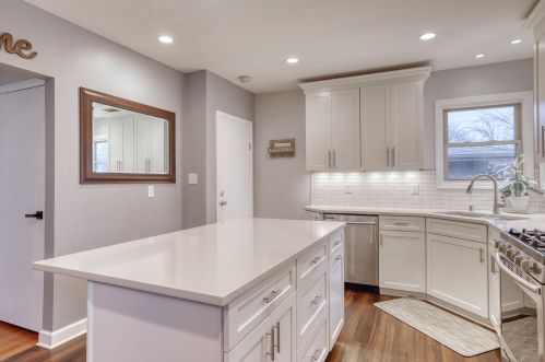 10015 Glendale Ave, Milwaukee WI  53225-4624 exterior