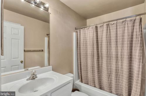 78 Menlena Cir, Hanover PA  17331-8662 exterior