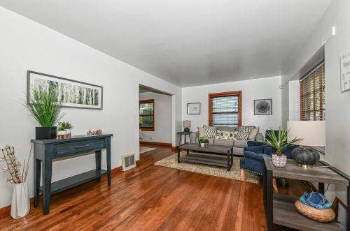 6417 Locust St, Milwaukee WI 53212-2444 exterior