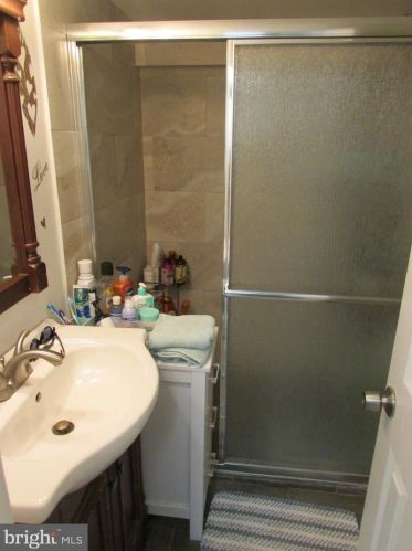 737 Byberry Rd, Philadelphia PA 19154-1842 exterior