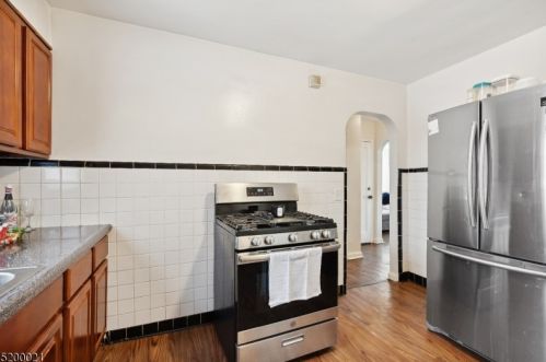 70 Lindsley Ave, Irvington NJ 07111-1749 exterior