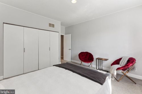 103537 Bainbridge St, Philadelphia PA 19146-1479 exterior