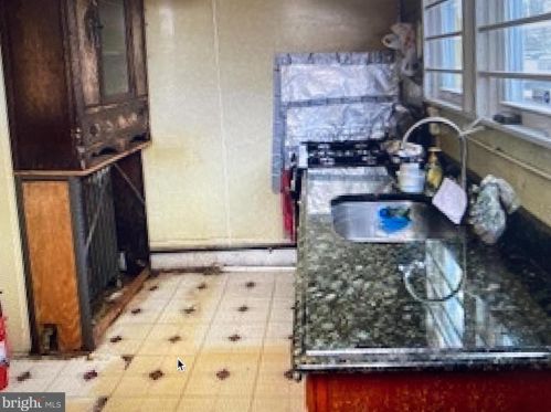 1520 Carlisle St, Philadelphia PA 19121-1607 exterior