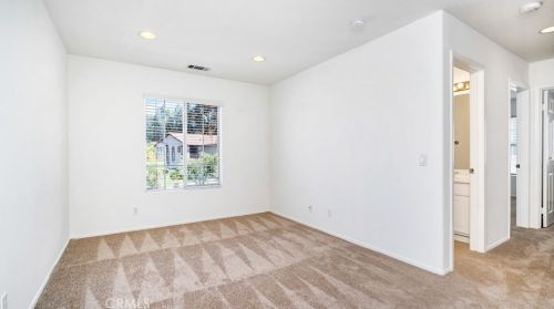 2940 Nau Ave, Tustin CA 92782-3377 exterior