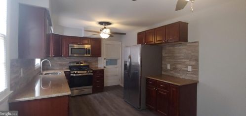 205 Davis Rd, Runnemede NJ 08078-1816 exterior