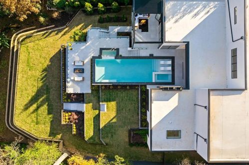 4645 Lake Forrest Dr, Atlanta GA  30342-2537 exterior