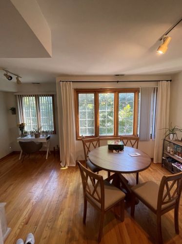 1330 Greenview Ave, Chicago IL 60626-5035 exterior