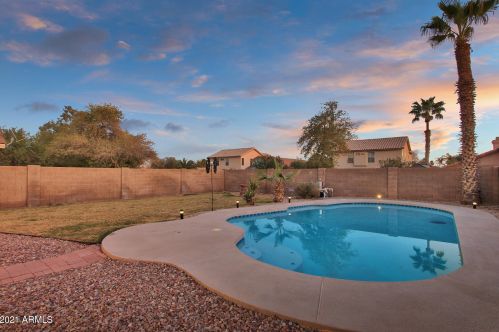 1097 Swan Dr, Chandler AZ 85286-7543 exterior