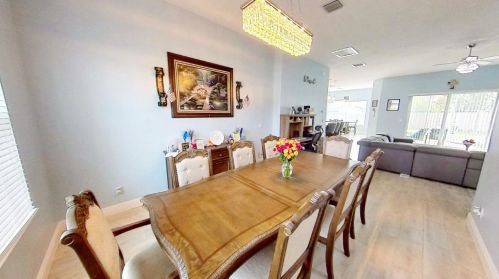 898 Curtis St, Fort Pierce FL 34983-1935 exterior