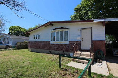 610 Lowell Ave, Central Islip, NY 11722-4912