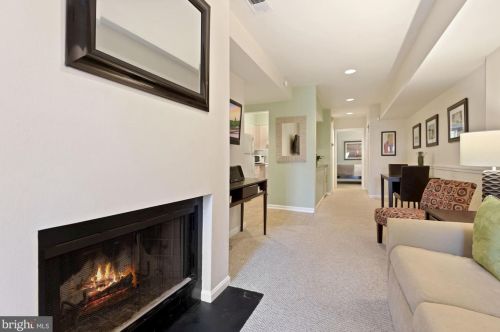 212 E St, Washington DC  20002-4923 exterior