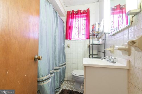 129 51 St, Philadelphia PA 19139-2726 exterior