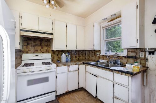 1434 Lynn Dr, Middlevle MI 49333-8793 exterior