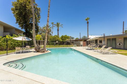 3270 Camelback Rd, Phoenix AZ 85017-3043 exterior