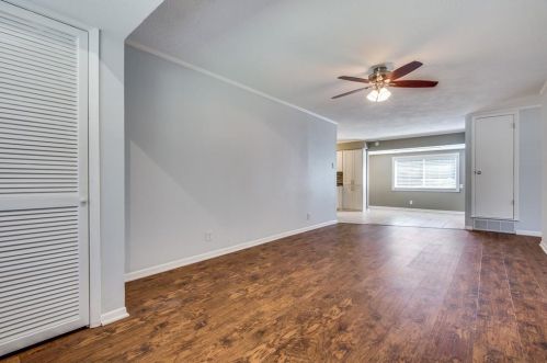 1212 Farnham Ct, Irving TX  75062-7502 exterior