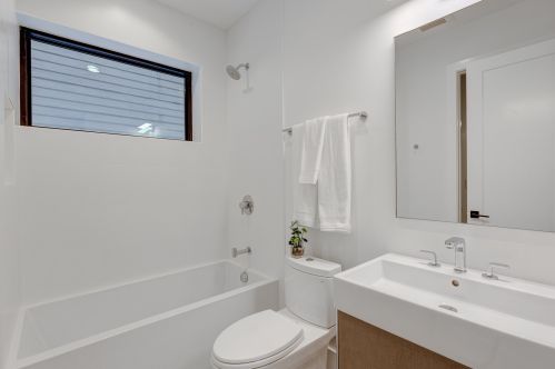 1909 Dayton St, Chicago IL 60614-5028 exterior