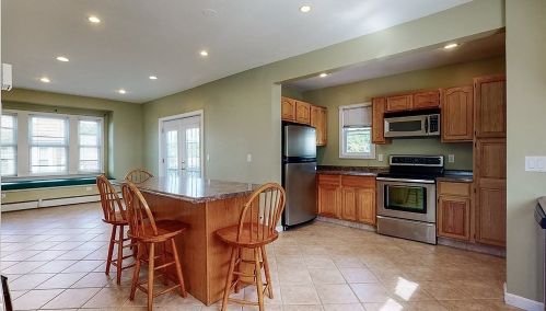 59 Francis St, Worcester, MA 01606-3119