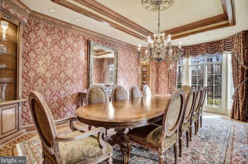 896 Alvermar Rdg Dr, Mc Lean VA 22102-1439 exterior