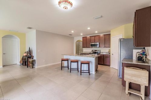 3660 27 Ave, Naples FL 34120-8986 exterior